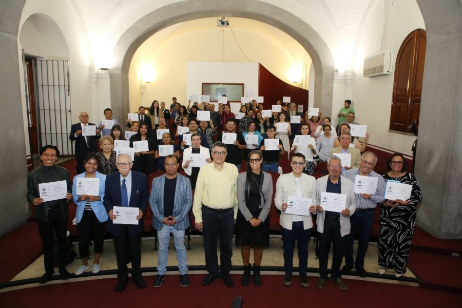Gobierno de Pepe Chedraui entrega constancias del Diplomado de Historia de Puebla en el Siglo XIX